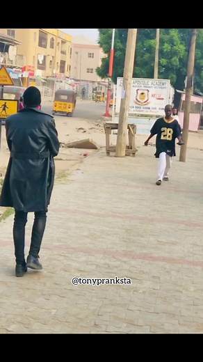 Hit man prank😎😂 #viral #trending #fypシ゚viral #foryoupage❤️❤️ #prank #funny #fyp #goviral #viral_video #foryou