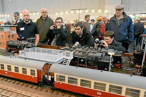 Model enthusiasts steam into NEC for railway exhibition