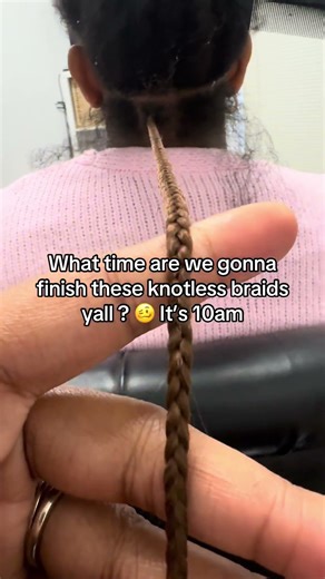 Using color 30 😍😍 can’t wait to see the finish! #braids #braidstyles #knotlessbraids #smallbraid