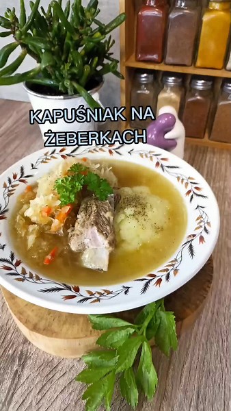 Kapuśniak na Żeberkach - Przepis na Domowy Obiad