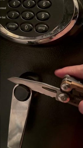 How to fix a loose handle on a SentrySafe closed door #sentrysafe