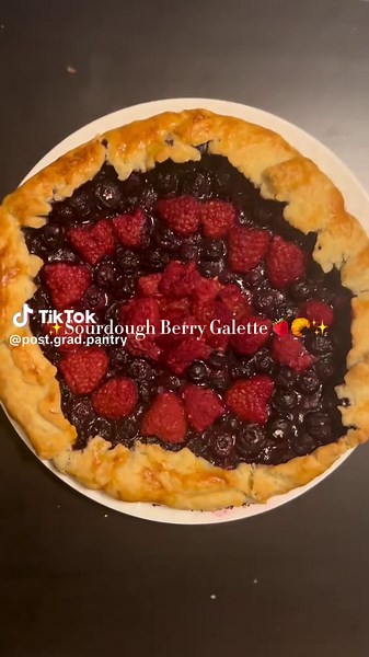 Sourdough berry galette perfect for a hot summer day 🍓🫐 #dessert #summer #yummy