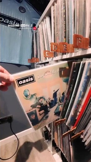 Oasis - Definitely Maybe - Columbia #oasis #oasisfans #vinyloftheday #vinyl