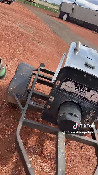 Got the ol backup blackface ready to get worked. Chopped 10 and shortened 4”#pipeline #pipelineshit #nebraskapipeliner #pipeliner #northdakota #pipelinewelder #