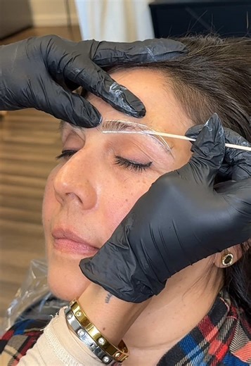 Achieve Perfectly Clean Brow Lines with Alcohol Wipes