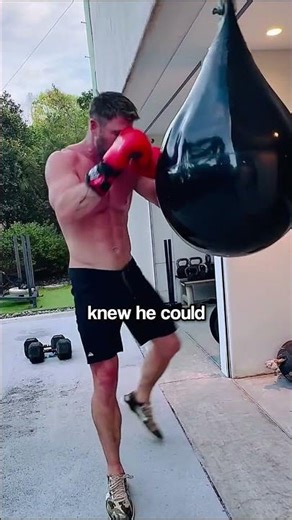 Thor Started Boxing! Will Chris Hemsworth Fight Jake Paul? 👀🥊
