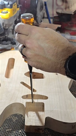 Sunburst Relic Telecaster Luthier's and woodworker, please share your feedback. The goal was a custom finish capturing this client's love of the color orange and coffee and espresso. While not intended to be a "relic" in terms of a faux damaged finish, it was intended to come out looking old. I chose to do a minwax water-base finish to take advantage of the quicker dry times. First 2 coats of ‎@aquacoatinc4702 grain filler. Then 1 coat of ‎@MinwaxUSA pre stain conditioner. Next time, I'm gonna t