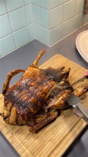 Chef Pauli on Instagram: "Andesteg🦆🎄 Slow Roasted Whole Duck (4 Hours) 🦆🔥 Crispy skin tender meat rich pan juices: the classic slow roast method that melts the fat and leaves the duck perfect every time: Serves 4 You’ll need: 1 whole duck about 2.5–3kg Salt and black pepper 2 onions 2 carrots 2 celery 100g dried plums 2 apples quartered 5 cloves garlic Fresh thyme or 2 bay leaves 300ml wine for the tray How to: 1: Pat the duck dry trim excess fat season generously with salt and black pepper 