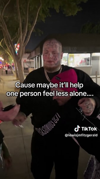 It’s a hard feeling dealing with loneliness, usually spikes when things go wrong or when boredom hits and I hope with this song it helps you guys understand the feeling but also help those going through. It understand that they’re not truly alone other people stand by them just like me.❤️ #singersongwriter