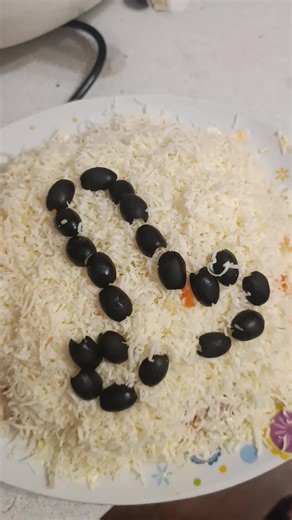 Приготовил салат #новыйгод #салат #праздник #прикол #юмор | New Years Meal Tradition