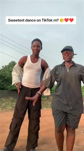 Don't play 🔥🥷😹, I'm really influenced with this challenge 😌❤️@Demmy 🥶 ⚔️ with my pretty sis that has a cute smile @FIE-FIE💖🌸 #fypp #chocolate_skin18 #fiyin_choco #tiktoktrending #goviraltiktok