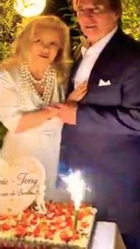 💍 SYLVIE VARTAN & TONY SCOTTI, remarried in grand fashion with an XXL cake in Paris