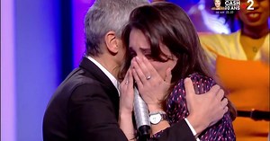 "N'oubliez pas les paroles" : Charlotte, la nouvelle maestro, s'effondre en larmes, Nagui la réconforte