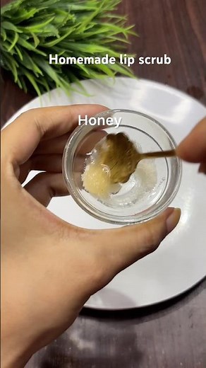 DIY Lip Scrub in 1 Minute! | Soft & Smooth Lips 😍