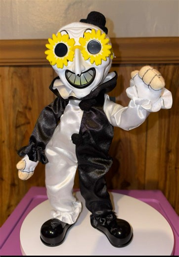 Damien Leone’s Terrifier: Art the Clown Collector Plush (kidrobot : phunny) 🔪🩸🤡🌻 #fyp #arttheclown #terrifier #damienleone #horror