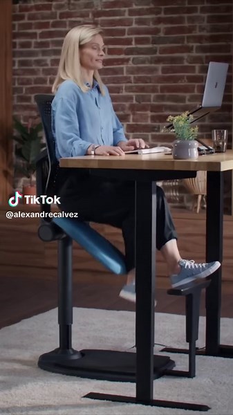 Chaise de bureau ergonomique avec assises rabattables pour lutter contre la sédentarité