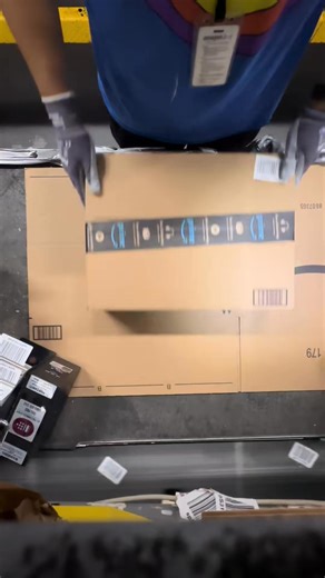 31K views · 871 reactions | Amazon packing‼️ #amazonfinds #amazon #packer #amazonpackage | Thepackman123 | Facebook