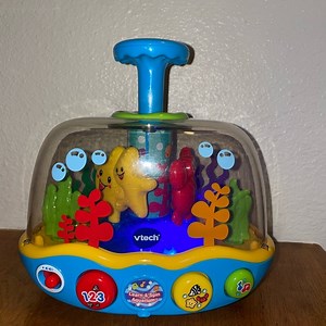 VTECH Learn & Spin Aquarium Toy - Blue and Yellow