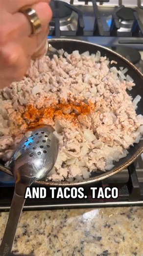 🎥 Taco-Style Enchiladas for the Win! I made these high-protein, low-carb enchiladas for my kids last night and they were a total hit 🙌 I even doubled the recipe because… leftovers 😏 ✨ 34 g protein ✨ Just 4 g total carbs ✨ Family-approved and sugar-free This recipe is part of my FREE bonus for anyone who’s purchased my brand-new cookbook Good, Better, Best! 🥳 📚 The cookbook is on sale everywhere right now, and you can claim this exclusive bonus recipe by simply emailing your receipt to 👉 bo