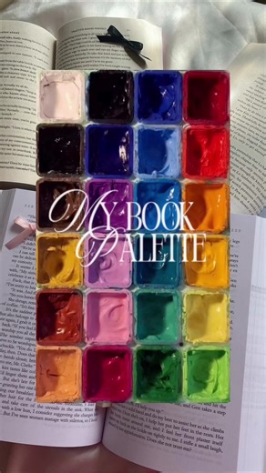 Hopping on the book palette trend 🎨 Do you spot any books you like? #booktoktrend #bookrecs #bookstoread #favoritebooks Favorite books, 5 star books, book recommendations, best books, what to read next, favorite books of 2025, thriller books