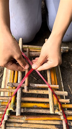 Mao Bushcraft on Instagram: "survival skills: create a survival basket to hold items #tipsandtrick #outdoors #explorepage #tips #reels"