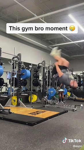 REAL RECOGNIZE REAL 😂👏 #gym #workout #bodybuilding (via @Mike Catalanello)