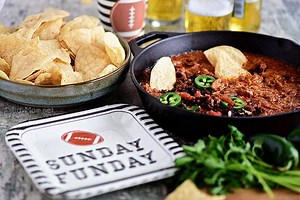 CREAMY CHORIZO CHEESE DIP