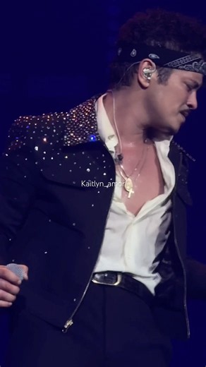 Bruno Mars | Leave the Door Open New Orleans #brunomars #theromantictour