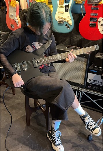 Schecter Synyster Gates Custom 6 Guitar Review