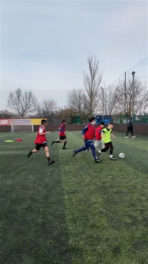 RS7 Academy on Instagram: "RS7 Academy came to Goals Chingford to get involved in the Christmas HAF programme 🎄 In true HAF spirit, it was amazing day of football, cooking and fun. Goals is a place for absolutely EVERYONE to lace your boots and let loose. We’ll see you at the next one ⚽🍳"