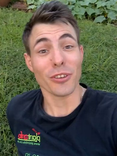 Natural Vinegar Weed Killer Recipe for Your Garden