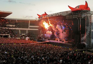 6 Easiest AC/DC Songs to Play on Guitar