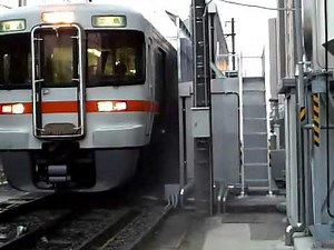 JR東海313系電車の洗車