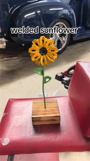 DIY Welding Tutorial: Weld a Sunflower Gift with Electric Welding