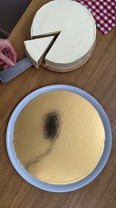 1.3M views · 1.6K reactions | Dazzling Snowflake Cake! Let it snow, let it glow, let it cake ❄️ | Chefclub Ireland | Facebook