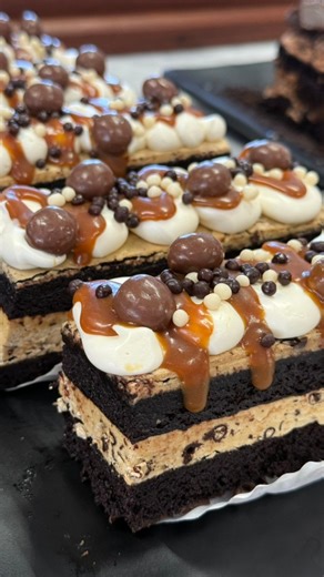 Florida’s best sweets shop is located in St Augustine. Crème de la Cocoa sets the bar for sweet treats. This week is St Augustine week on our trek to 30 restaurants in 30 days. Join us each day as we showcase a new Northeast Florida Restaurant. | Jacksonville Restaurant Reviews