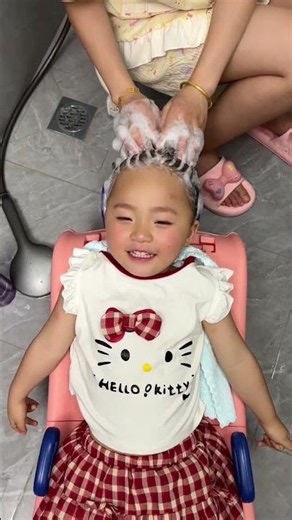 Cool Items! Safe and Portable Shampoo Chair #creative #gadgests #viral #shorts