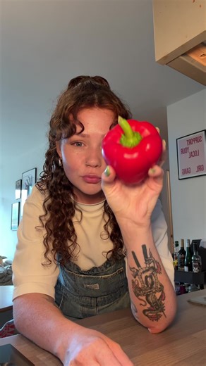 Here’s the cleanest way to prep a pepper – with the Global G-2 Knife.Get 20% off with GLOBAL20