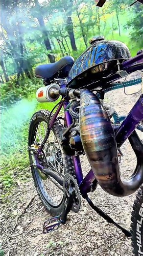 Il revient! #demonbike #2stroke #technologia #twostrokepower #bikelife #Shorts