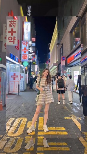 今天两场直播 7.30PM 韩国牛皮包包🇰🇷 9.30PM 韩国女装🤩 | Eurochic