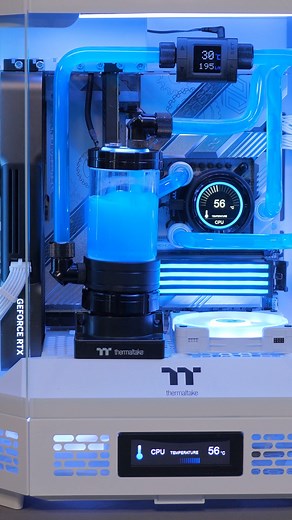 🚀 Tower 600 chegou com tudo! O design vertical que você já conhece, agora com um visual octogonal imponente e suporte total para configurações modernas. 💨 Máxima ventilação, montagem otimizada e suporte para radiadores até 420 mm! 👀 Quer ver mais? Assista ao vídeo completo no canal da Thermaltake Brasil no YouTube! #ThermaltakeBrasil #Tower600 #DesignVertical #PCBuild #SetupTT | Thermaltake Brasil