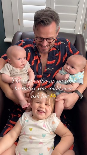 I might be getting older but waking up to these three on my birthday definitely keeps me younger. The best birthday wake-up I could ever ask for 🫶🎂❤️ #familyof5 #identicaltwins #dadlife #surrogacy #bigsister | The Travelling Gays