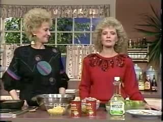 30K views · 1.4K reactions | It's officially 4th of July weekend, which means it's time for a country cookout! Tammy joined the Country Kitchen TV show in 1988 to show the audience how to make her Mississippi Stuffed Bell Peppers, but that's not the only backyard-friendly dish she was known for — Get the recipe for her Hot Dog relish here: https://found.ee/tammy-wynette-recipe-c | Tammy Wynette | Facebook