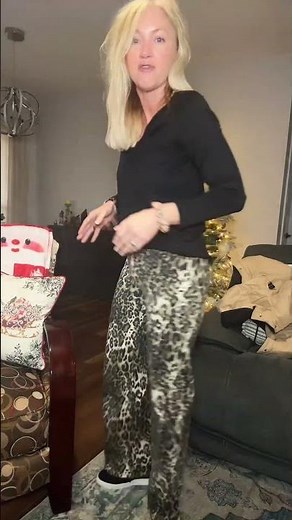 How these leopard straight leg cheetah print jeans fit #leopard #cheetah #amazonfashion #amazon