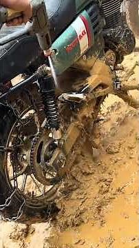 Immersive cleaning of motorcycles, high-pressure water gun washing