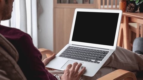 clip-4022872121-concept-software-update-ensures-system-security-performance