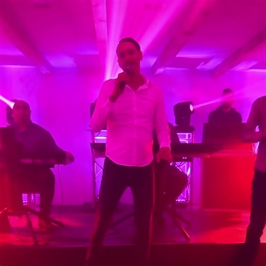 Fara tine o zi 🎹🎤🫶❤️🎷#playforyou #foruyou #cântpentrutine #folowers #loveyou