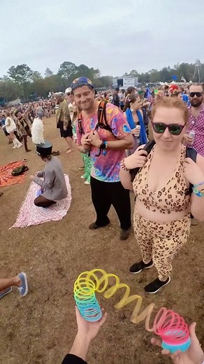 #slinktok #slinkymanipulation #slinkytricks #hulaween #suwanneehulaween #musicfestival #musicfestivals