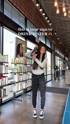 water instantly changes my mood tbh #cosmetology #cosmetologist #ootd #fashion #outfitideas