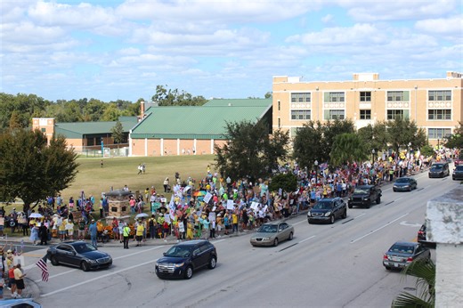 More Than 1,000 Rally in Lakeland for 'No Kings Day of Action'
